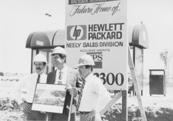 hewlettpackard-84sign.jpg